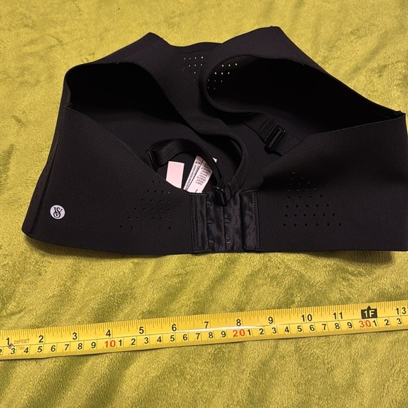 Victoria Secret Underlined No Wire, Air Hole Vents Black Bra Sz 34D - Picture 2 of 4